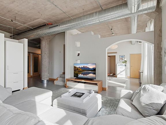5th image of 918 3rd St N #306