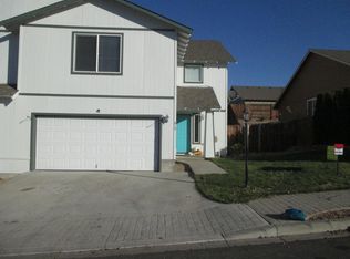 819 SE Strawberry Ln, Madras, OR 97741