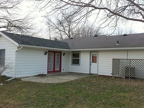 4th image of 2201 W Village Dr