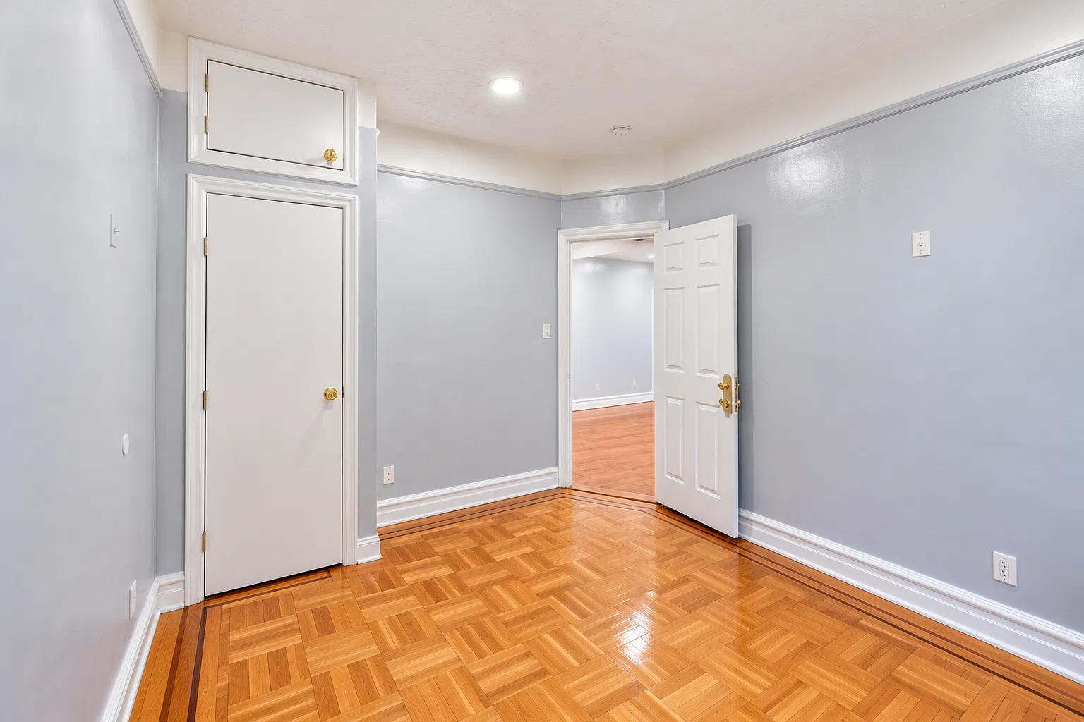 161 East 52nd Street — Photo 2