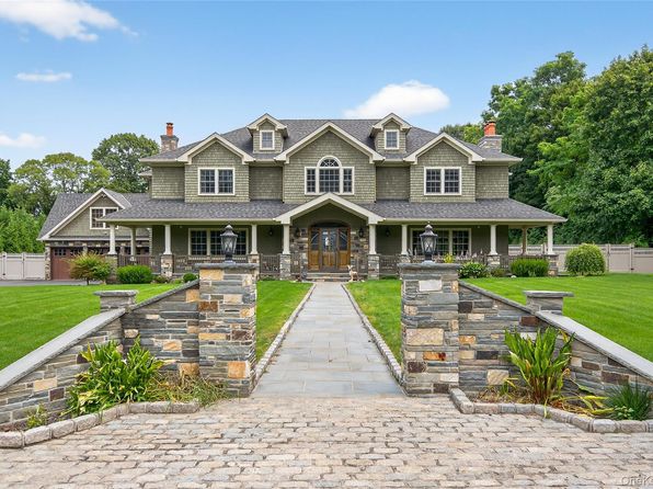 23 Gloria Lane, Huntington, NY 11743
