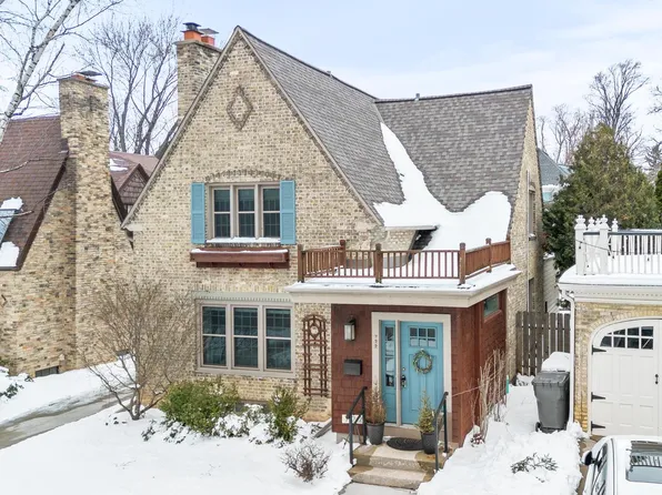 722 East Carlisle AVENUE, Whitefish Bay, WI 53217