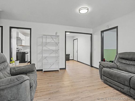 4th image of 274 E 53rd St N