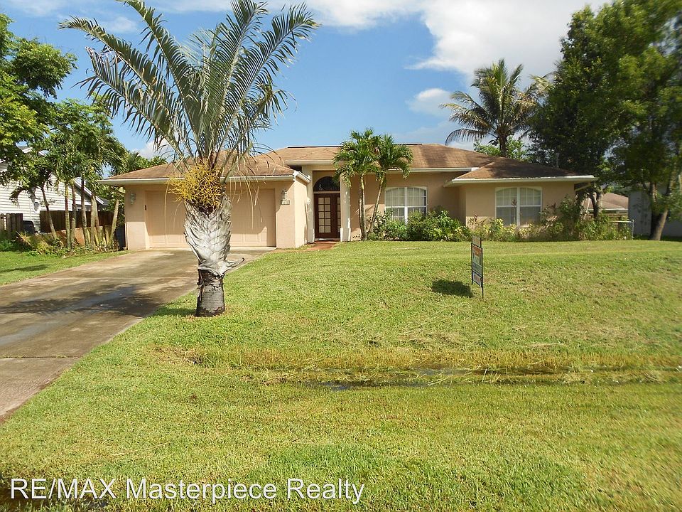 1st image of 2430 SW Falcon Cir