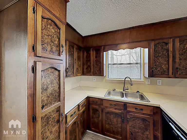 9925 Miller Ave — Photo 3
