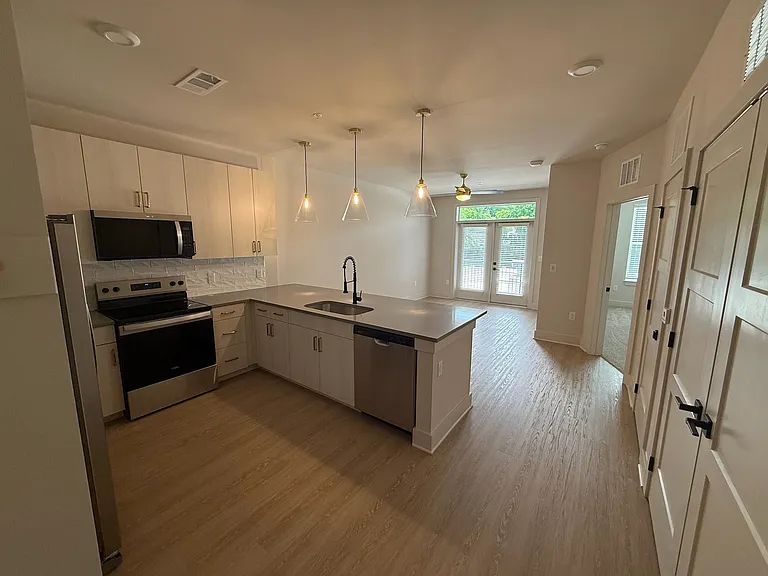 District on the Etowah Apartments — Photo 511