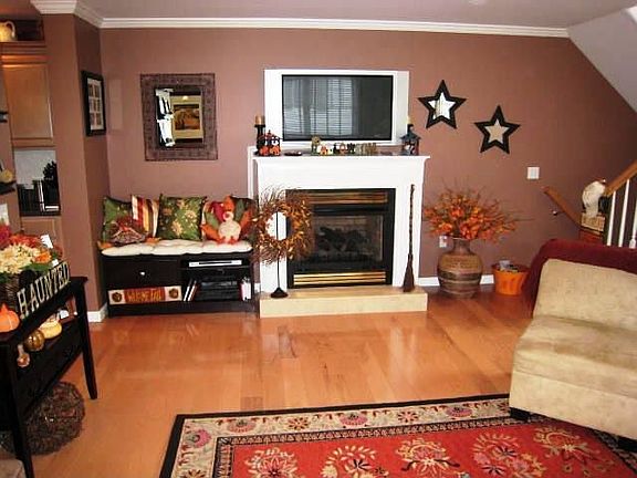 2nd image of 425 Engleside Ave #U-a