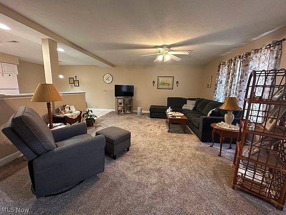 4th image of 552 Main St Suite H