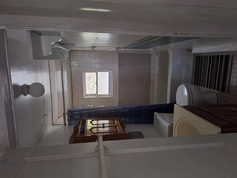 33 Oakwood — Photo 2