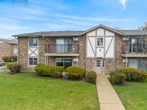 16W470 Lake Dr #6B-108, Willowbrook, IL 60527