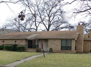 280 Chaparral St, Meadowlakes, TX 78654