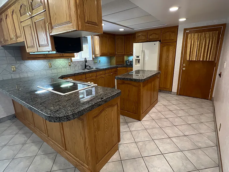 421 W 100 N — Photo 11