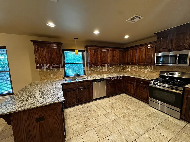 8020 Kaden Rd — Photo 27
