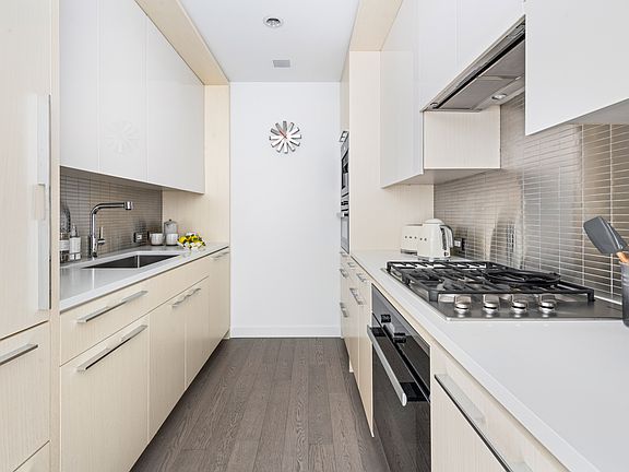 4th image of 252 South St #58E