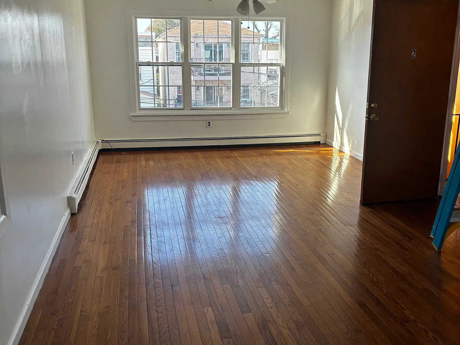 3 bed, $3,000 — Photo 2