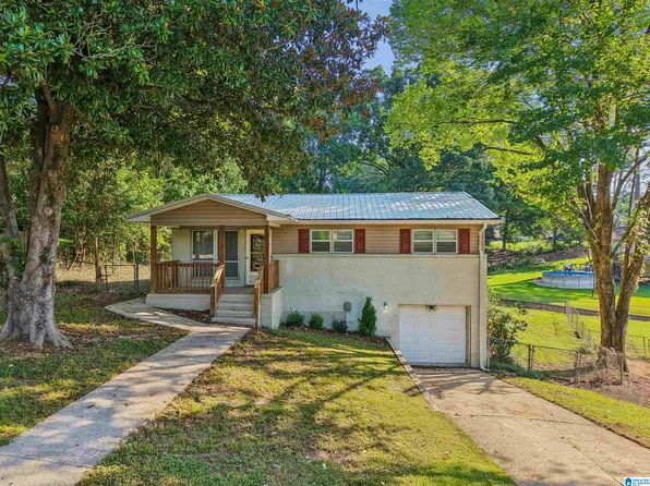 1128 Robert E Lee St, Leeds, AL 35094