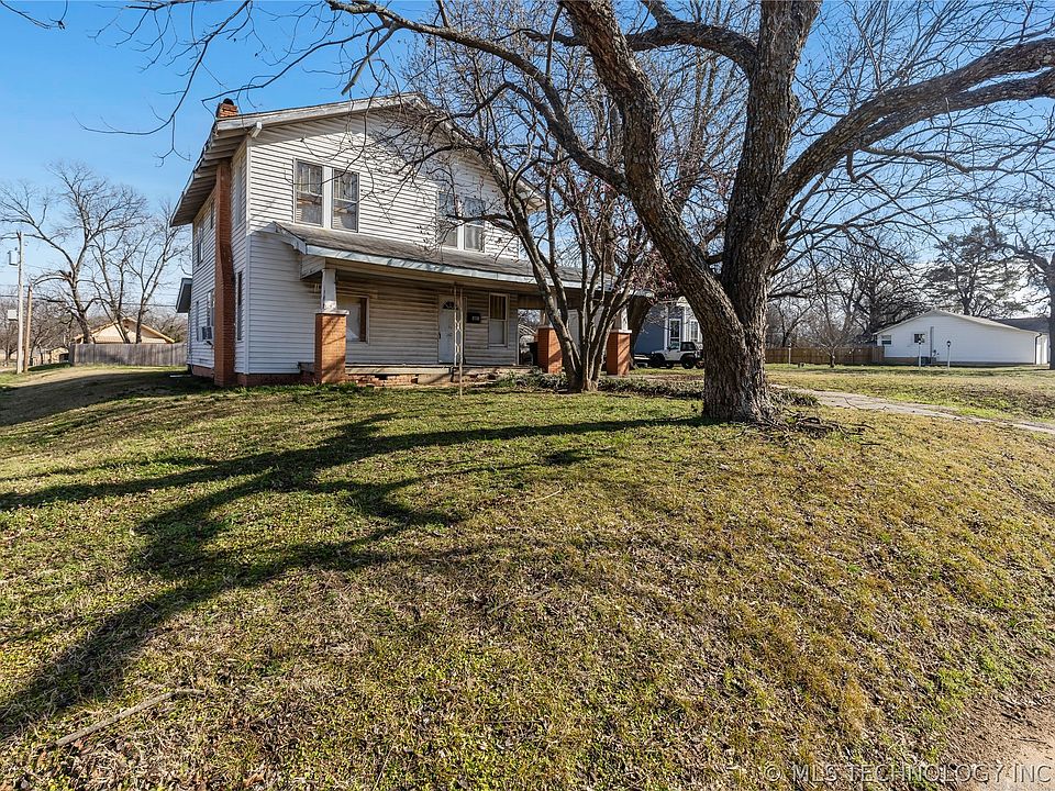 1st image of 602 C St SE
