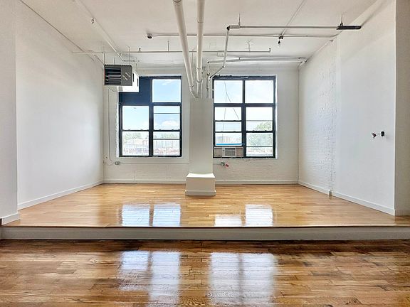 5th image of 255 McKibbin St #315