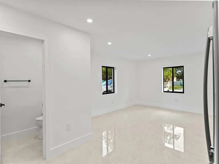 15920 NW 17th Ct — Photo 42