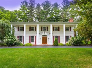 34 Ruskin Rd, East Aurora, NY 14052