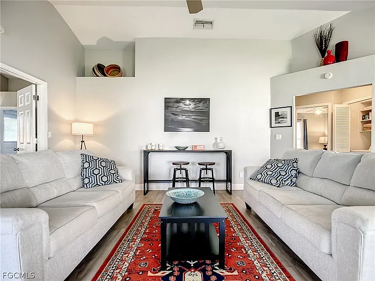 13633 Admiral Ct — Photo 9