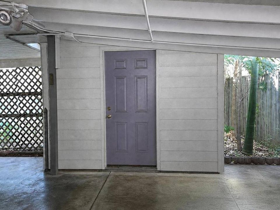 13th image of 104 Noxon St