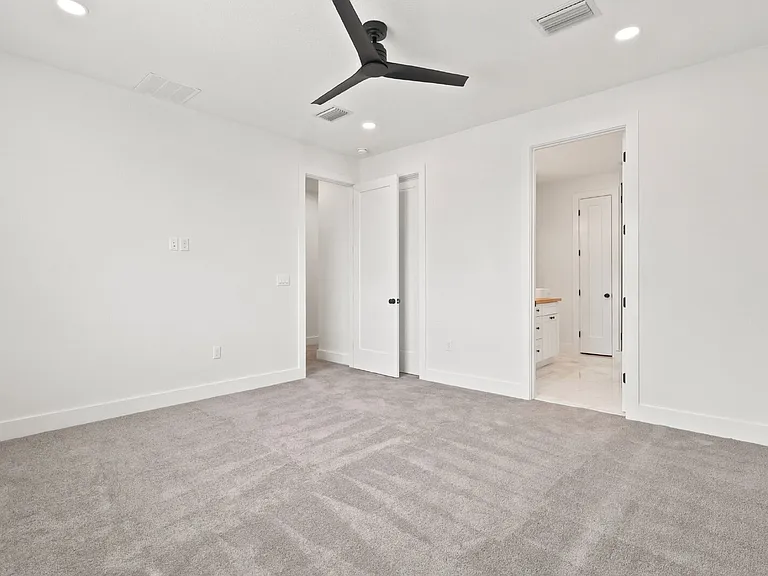2138 W Nassau St #2 — Photo 18