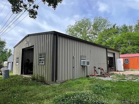 4th image of 313 Etchen St
