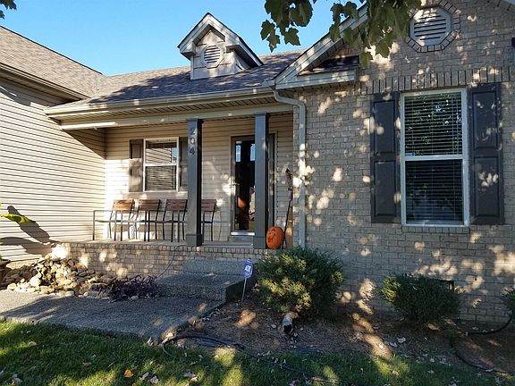 2nd image of 204 Willowleaf Ln