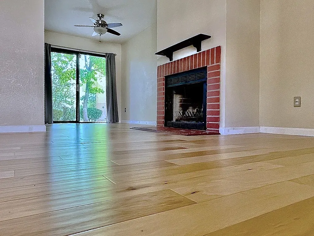 2 bed, 1008 sqft, $2,395 — Photo 2