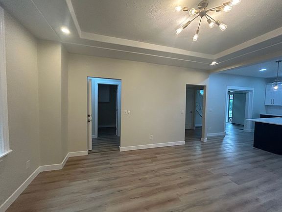 5th image of 4667 Hamilton Ave #4