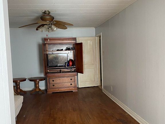 5th image of 116 N Cadiz St