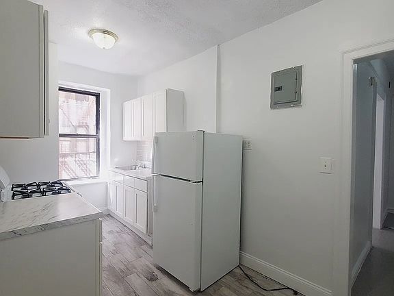 2nd image of 735 Walton Ave APT B9
