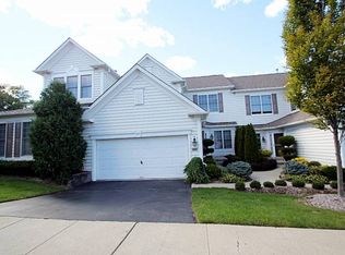 27 Thistle Dr, Paramus, NJ 07652