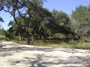 1645 Oakridge Rd, Weimar, TX 78962