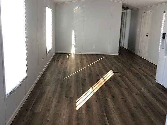 3rd image of 1429 Shirley Dr