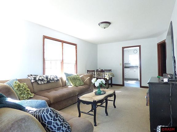 3rd image of 215 E Mabel St