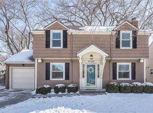 7723 Ward Parkway Pl, Kansas City, MO 64114