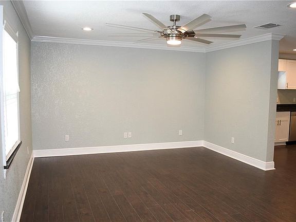 5th image of 462 San Bernardino St
