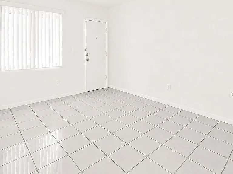 223 Antilla Ave — Photo 4