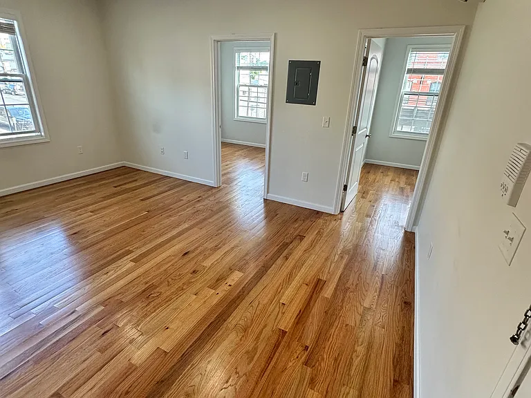 156 Midland Ave #1 — Photo 4