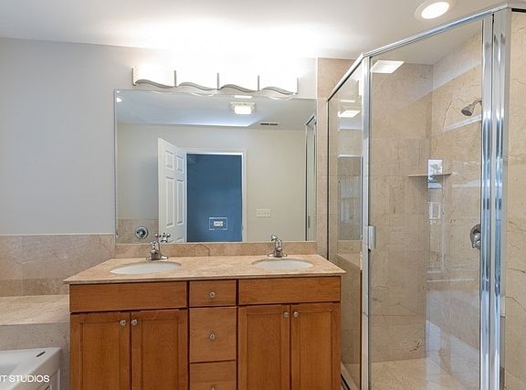 5th image of 2618 W Diversey Ave APT 301