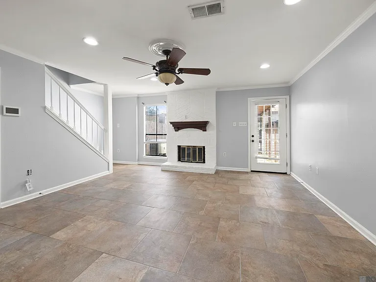 9817 Siegen Ln — Photo 4