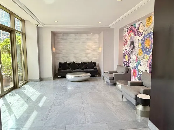 100 Riverside Boulevard image 21 of 22