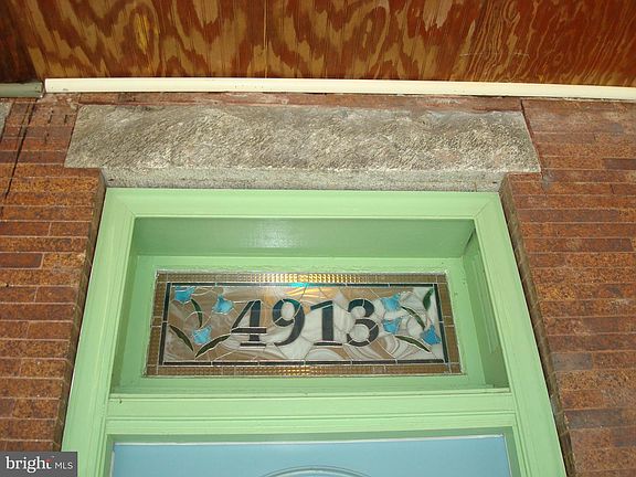 4th image of 4913 Warrington Ave