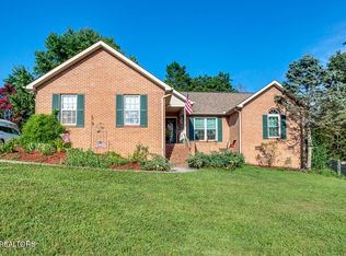 8208 Spruceland Rd, Powell, TN 37849