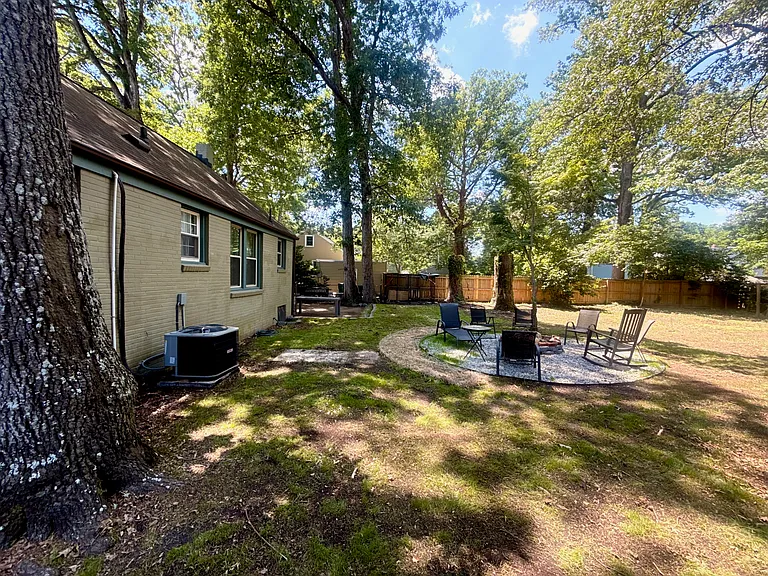 1214 Frank St — Photo 40
