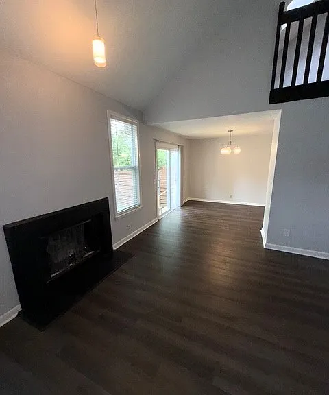 502 Clubhouse Ct — Photo 6