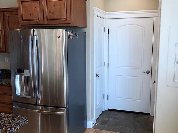 Garage, pantry & 1/2 bath