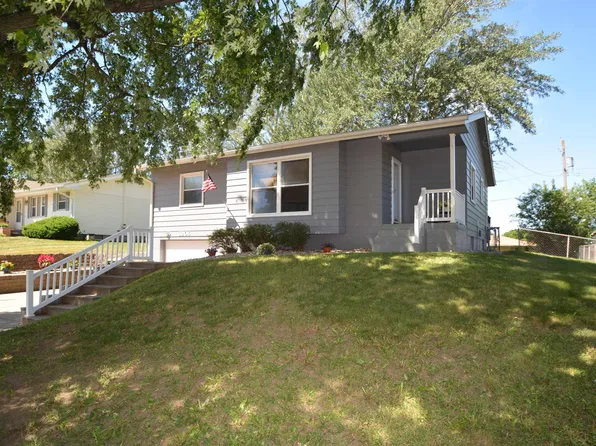 3205 S Clinton St, Sioux City, IA 51106